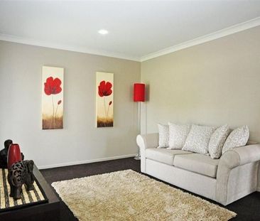 7 Blades Court, Middle Ridge QLD 4350 - House For Rent | Domain - Photo 5