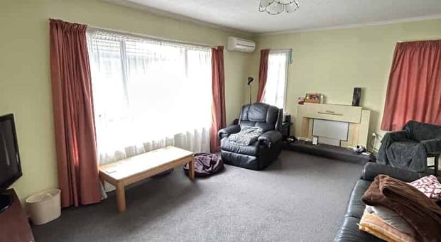 Three bedroom home in Bryndwr - Photo 1