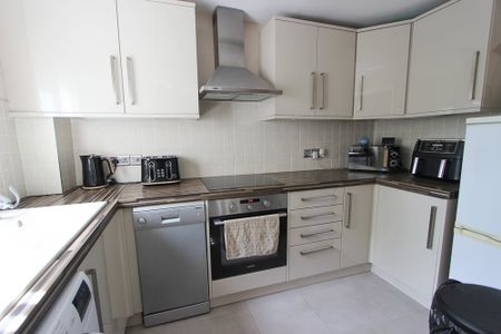 Lytham Close, Bessacarr, Doncaster DN4 6UT - Photo 3