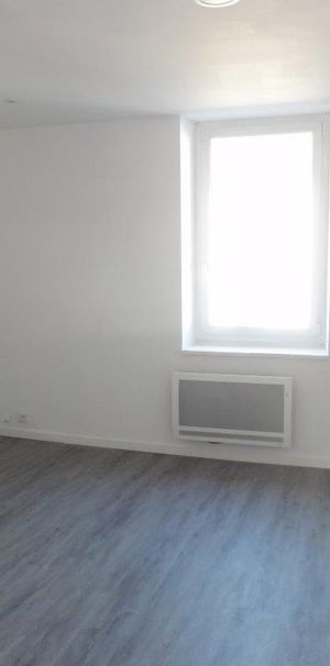 Location Appartement 1 pièce 31m² LE CREUSOT 71200 - Photo 1
