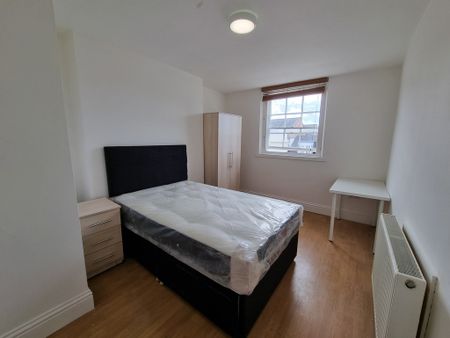 2 Bed Student Accommodation - Photo 4