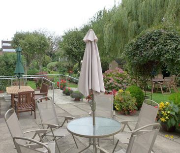 1 bedroom retirement property to rent - Photo 3