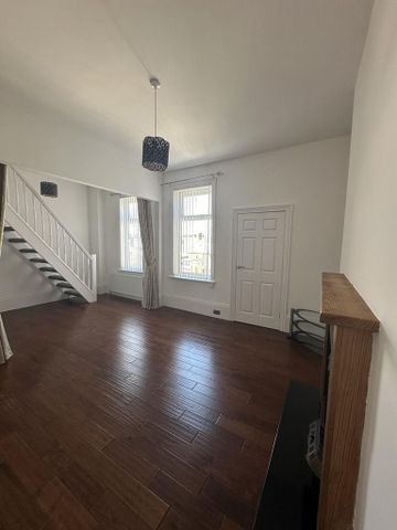 4 bedroom apartment to rent - Photo 2