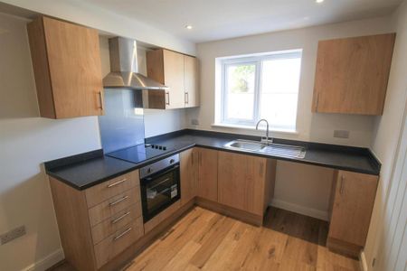 2 bedroom terraced house to rent - Photo 5