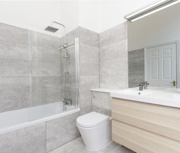 3 bedroom maisonette to rent - Photo 2