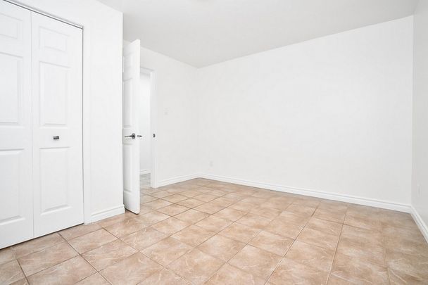 3 bedroom, 1 bath - Photo 1