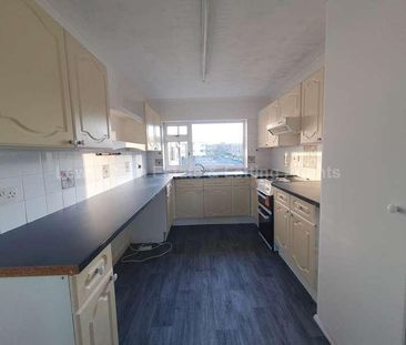 Freshwater Drive, Poole, Dorset, BH15 - Photo 2