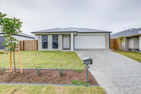 Brand-New Family Home in Park Lane Reserve! - Photo 3