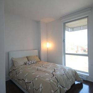 Superb condo Furnished for rent in old Montreal - Photo 2