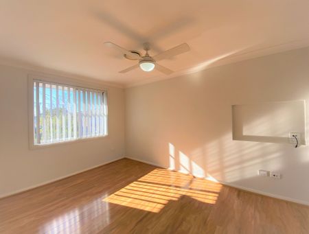 3 Bedrooms Duplex with Extra Study Room and Ducted Air Conditioning - Photo 3