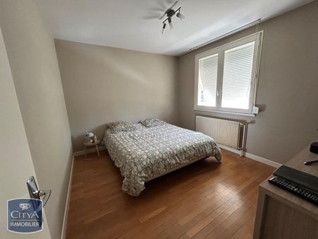 Location Maison 5 pièces 143m² CHATENOY LE ROYAL 71880 - Photo 4