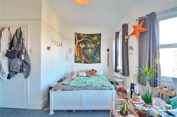 6 bedroom semi-detached house to rent - Photo 1