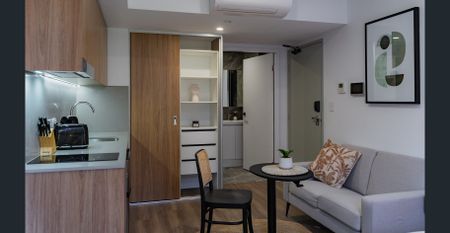 Stylish living + Walking distance from train. All Inclusive bills Fully Furnished - Photo 4