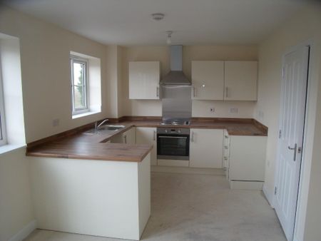 2 bedroom flat to rent - Photo 4