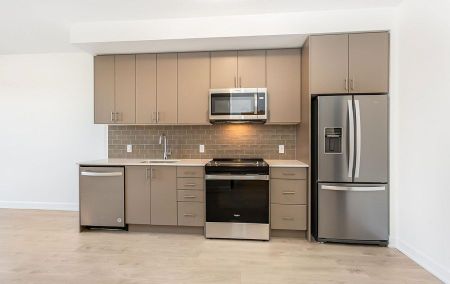 For Lease - 3220 William Coltson Avenue Unit# 628, Oakville, Ontario - Photo 3