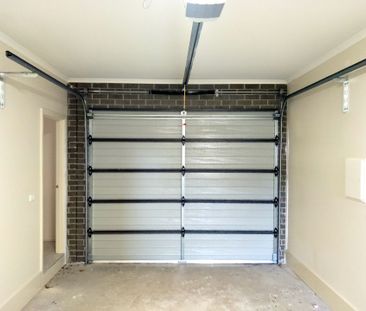 Modern Townhouse in the Heart of Springvale - Photo 5