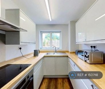 1 bedroom in a house share to rent - Photo 5