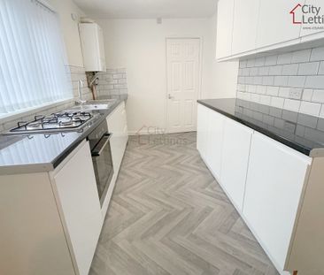 2 Bedroom Flat - Photo 2