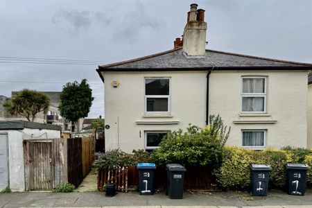 2 bed House Farley Place, London, SE25 - Photo 4