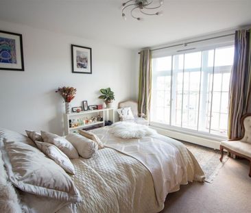 2 Bedroom Apartment - Second Floor - Photo 4