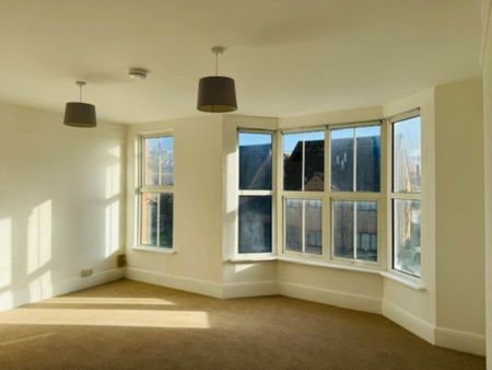 Lindsay Avenue, High Wycombe - Photo 2