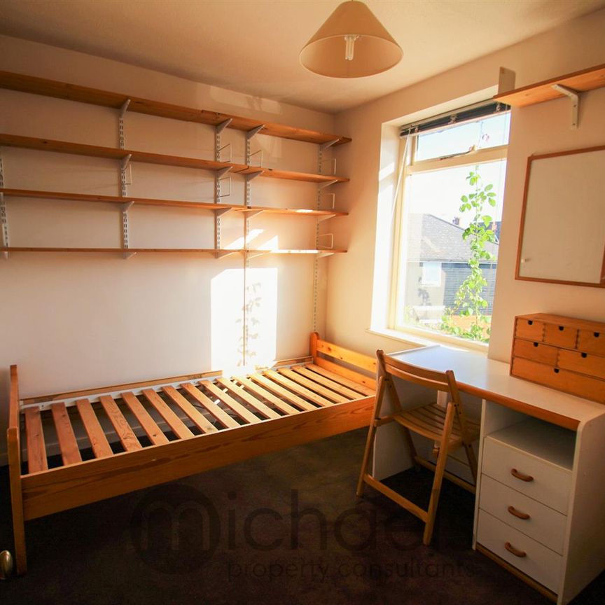 24 Station Road, Colchester, CO7 9DH - Photo 1