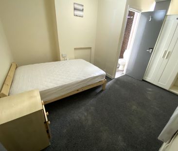 £700 PCM, Furnished One Bedroom First Floor Flat in Partridge Road,... - Photo 3