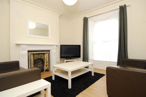 4 bedroom house to rent - Photo 1