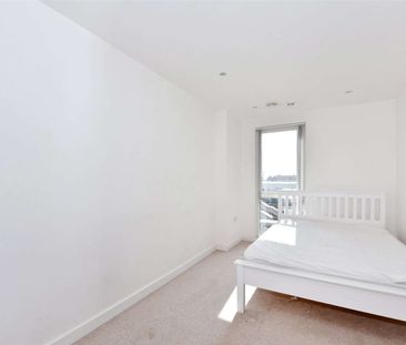 A modern two bedroom apartment with lift and underground parking fo... - Photo 4