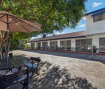 Great Positioned Unit - Photo 3