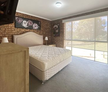 16 Week Winter Lease – Fully Furnished 3-Bedroom Home in Central Ji... - Photo 4