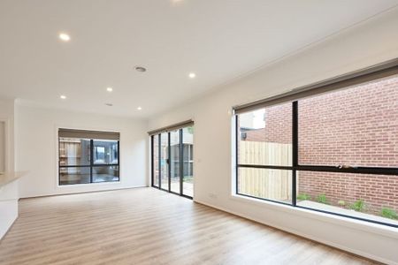 4/4-6 Burrows Avenue, - Photo 2