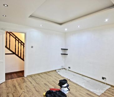 4 bedroom terraced house to rent - Photo 2