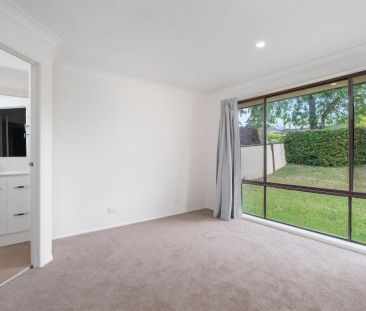 Family Comfort and Easy Living in a Quiet Moss Vale Setting - Photo 3