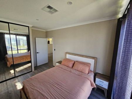 Eglinton - Photo 4