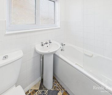 3 bedroom semi-detached house to rent - Photo 6