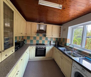 3 bedroom semi-detached house to rent - Photo 2