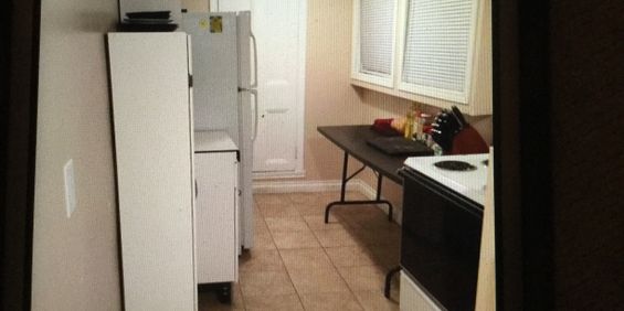 1 BASEMENT APT IN HOME - Photo 3