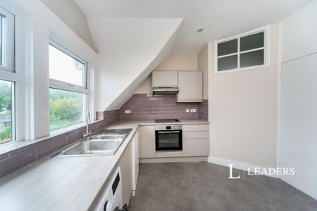 3 bedroom flat to rent - Photo 5