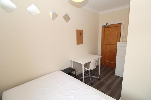 6 bedroom house to rent - Photo 1