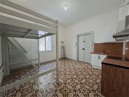 Location Appartement 1 pièce 22m² NIMES 30000 - Photo 2