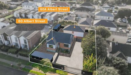 Beautifully Renovated Three-Bedroom Home - Modern Comfort & Convenience - Photo 4