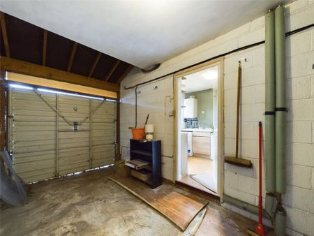 Heron Drive, Lenton, Nottingham, Nottinghamshire, NG7 - Photo 2