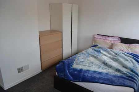 4 bedroom terraced house to rent - Photo 4