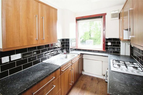 3 bedroom flat to rent - Photo 1
