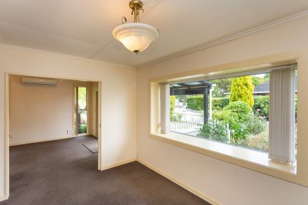 Lovely 3 Bedroom Family Home! - Photo 3