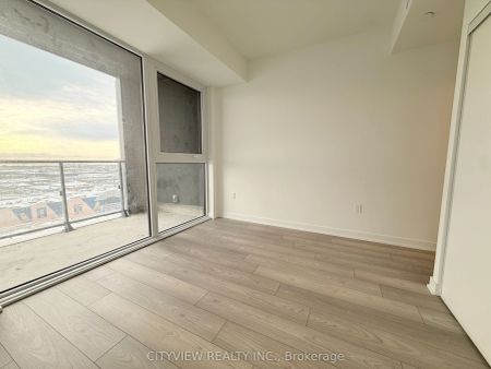 1007 The Queensway #1204 - Photo 3