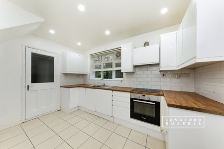 Detached House to rent - Woodlea Drive, Bromley, BR2 - Photo 5
