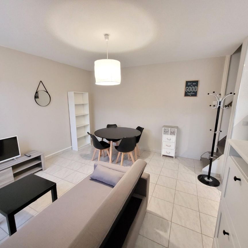Location Maison 2 pièces 45m² ARMENTIERES 59280 - Photo 1