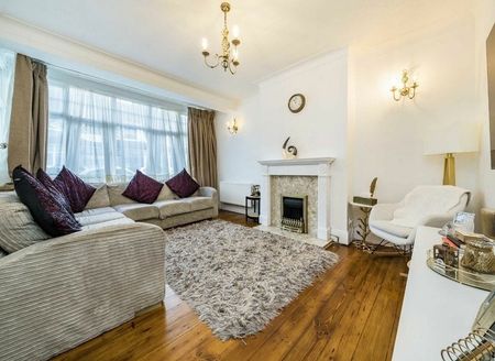 3 Bed Terraced House, Southbrook Road, SW16 - Photo 2